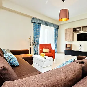 Oksana's Bernadette Apartment